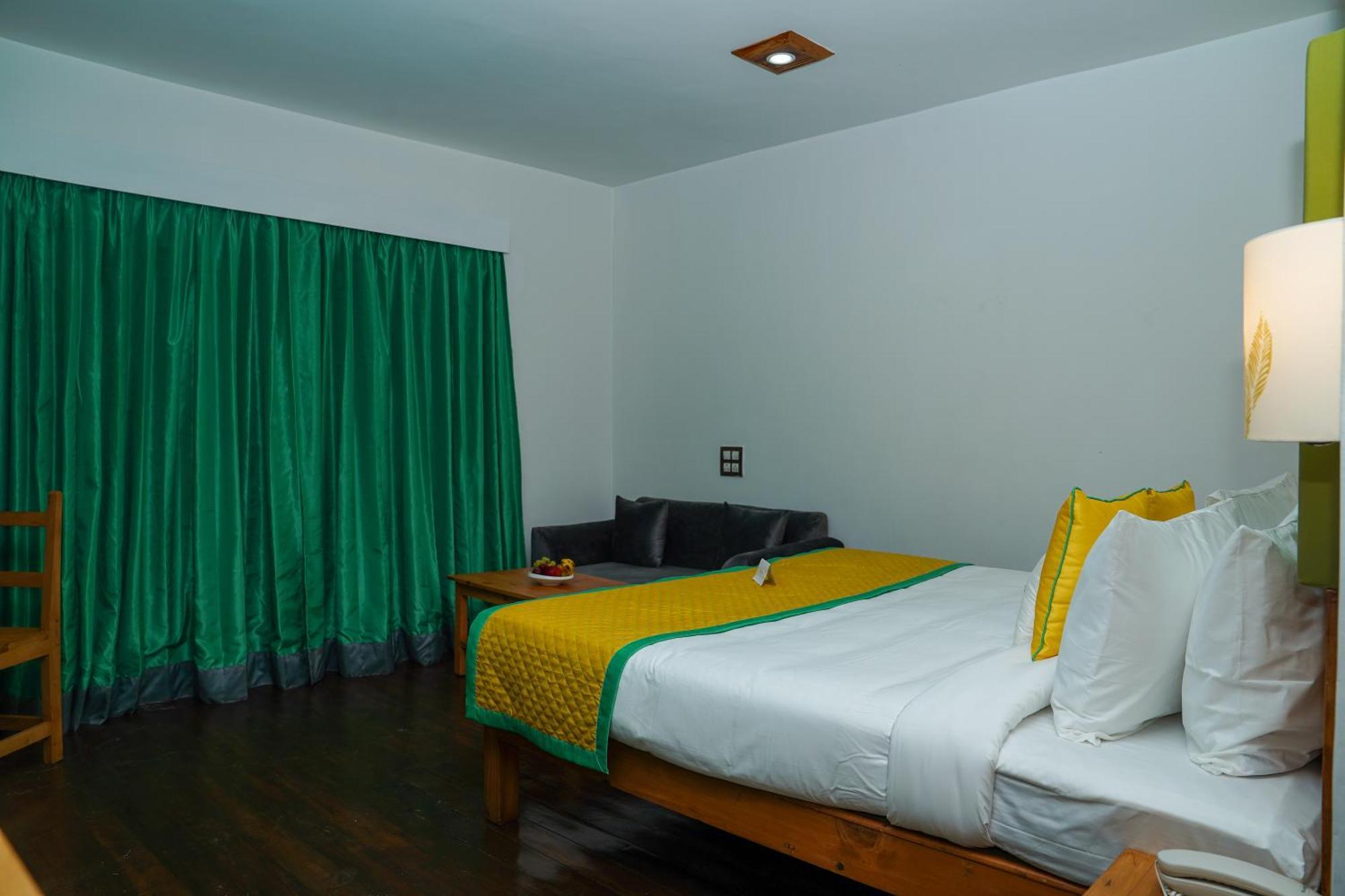 Zone Connect By The Park, Manali Hotel ภายนอก รูปภาพ