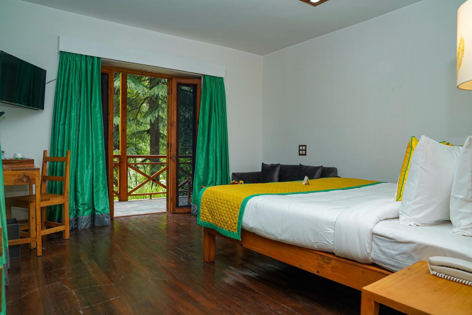 Zone Connect By The Park, Manali Hotel ภายนอก รูปภาพ