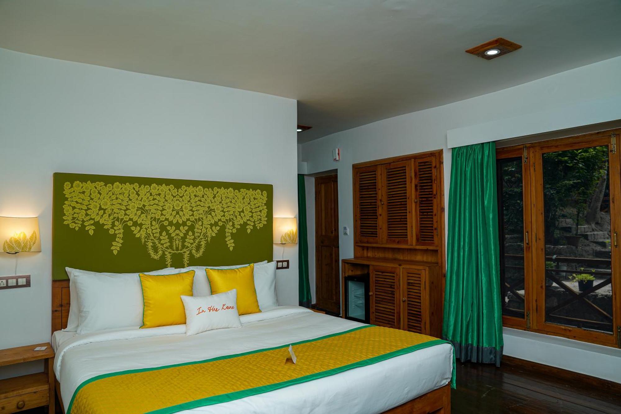 Zone Connect By The Park, Manali Hotel ภายนอก รูปภาพ
