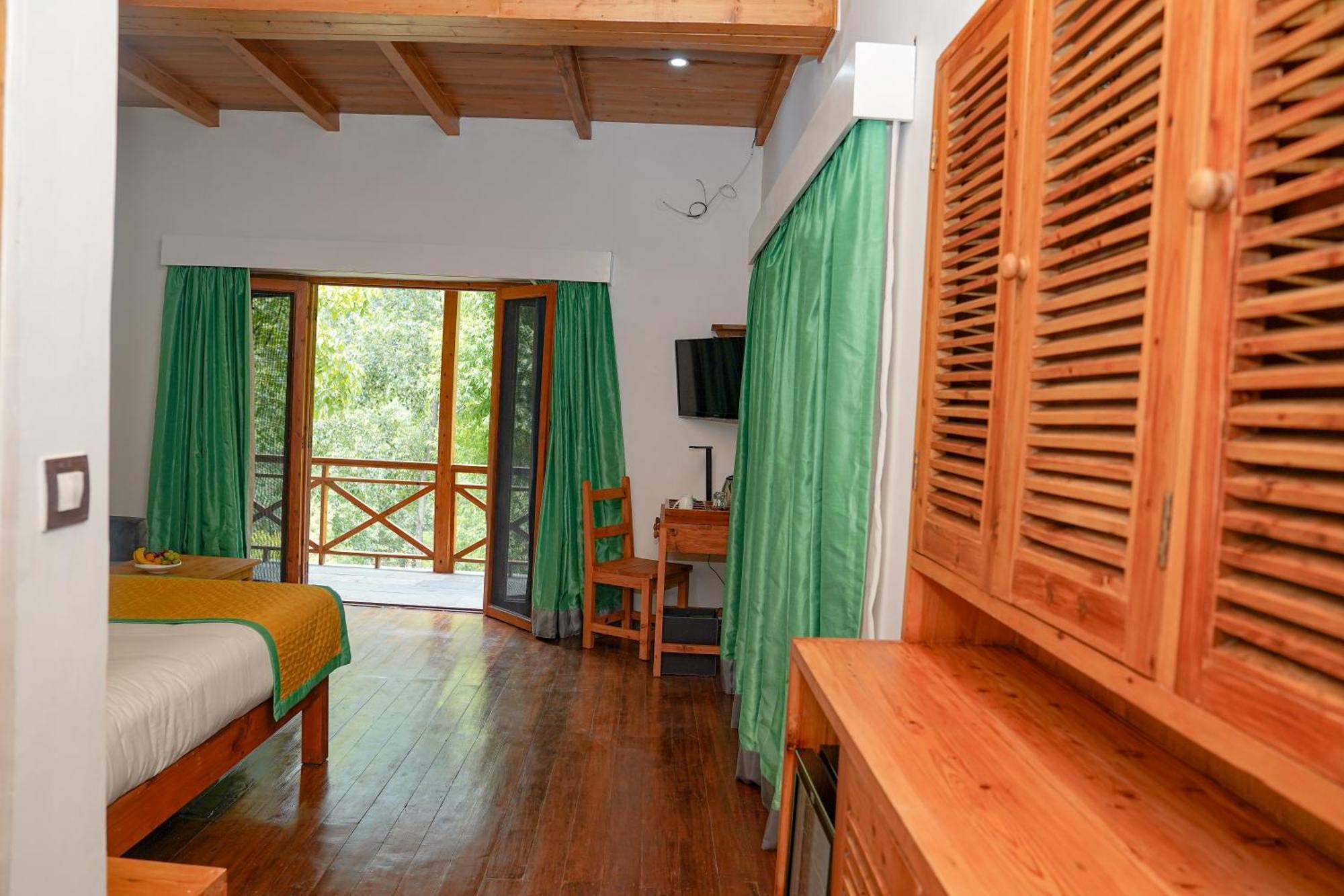 Zone Connect By The Park, Manali Hotel ภายนอก รูปภาพ