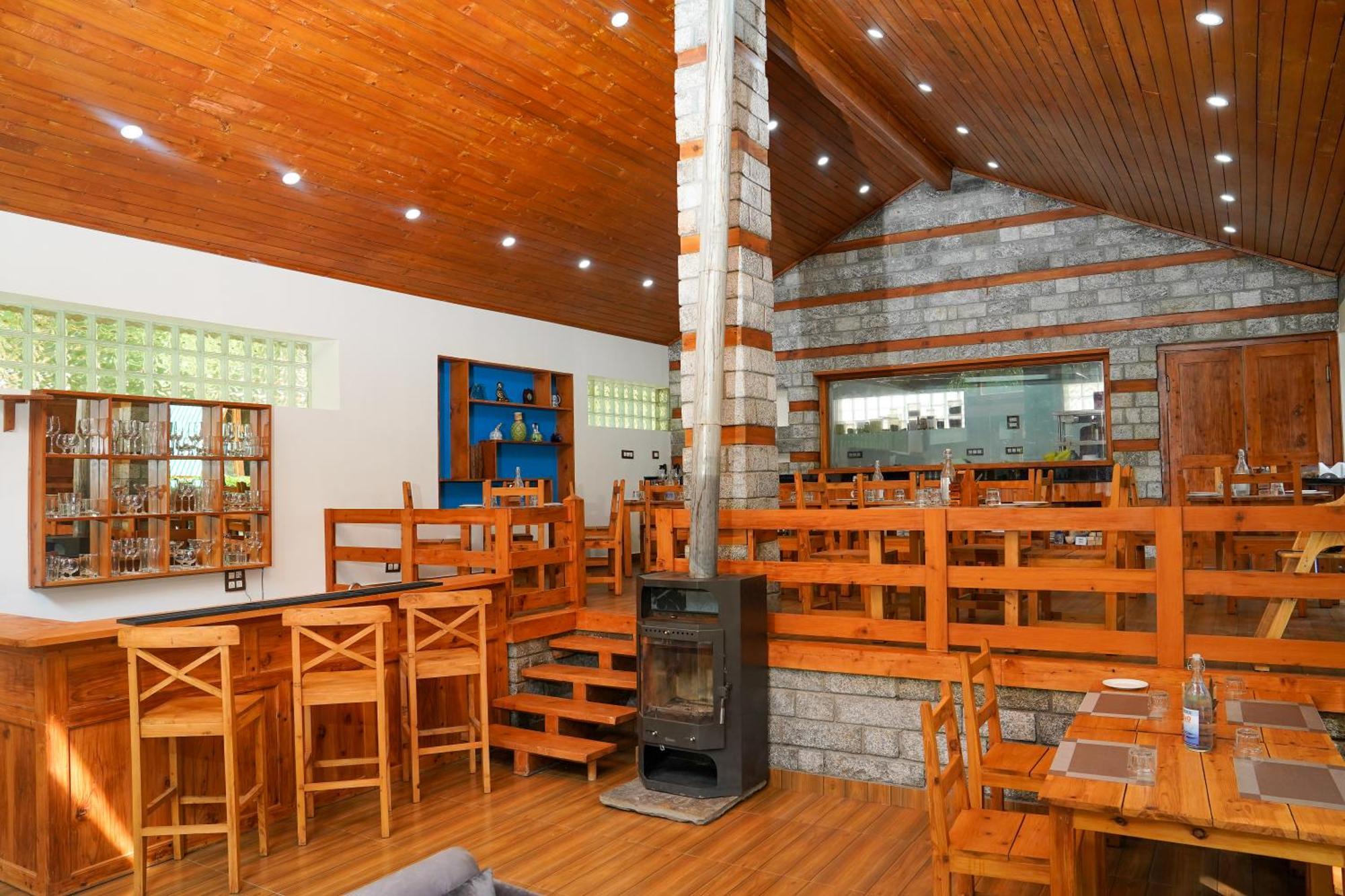 Zone Connect By The Park, Manali Hotel ภายนอก รูปภาพ