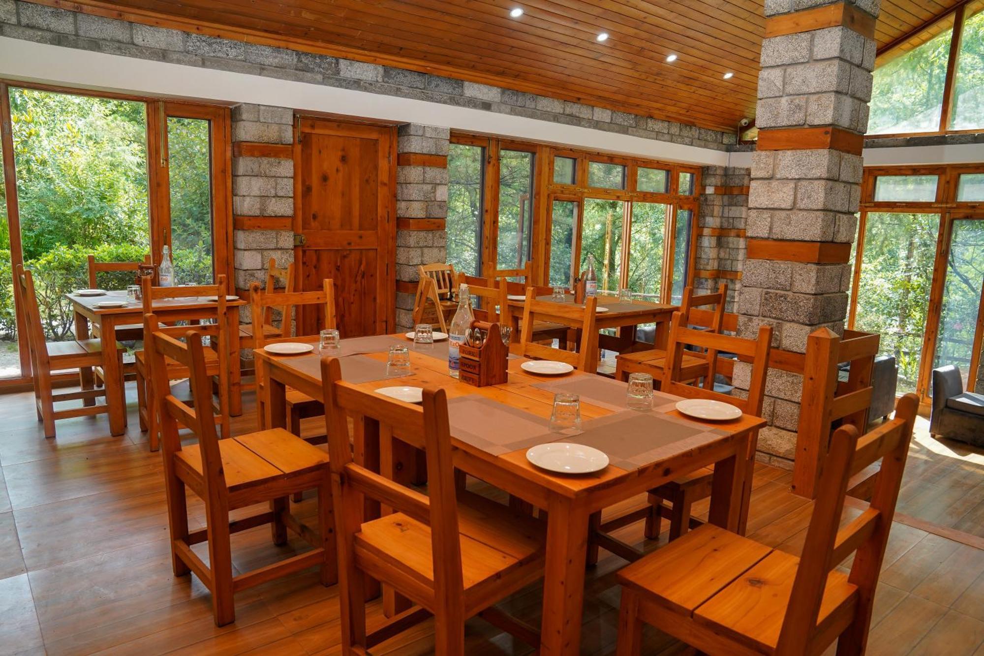 Zone Connect By The Park, Manali Hotel ภายนอก รูปภาพ